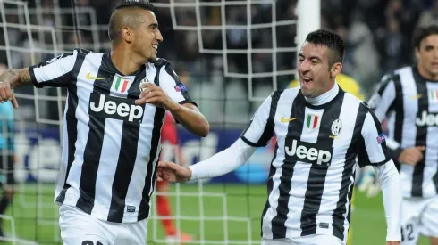 Arturo Vidal y Mauricio Isla jugando juntos en Juventus.
