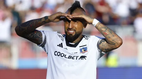 Arturo Vidal aún no es renovado en Colo Colo
