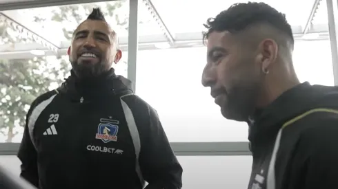 Arturo Vidal se reencontró con Mauricio Isla en Colo Colo.
