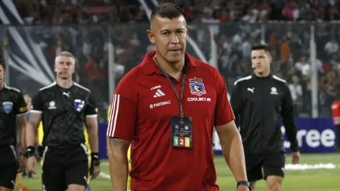 Almirón busca seguir avanzando en Libertadores con Colo Colo.
