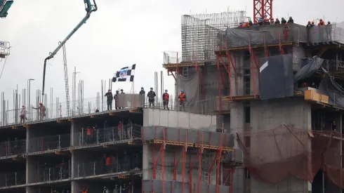 El viralizado mensaje en una obra de construcción en apoyo a Colo Colo