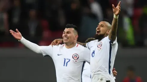 Gary Medel visitó a su gran amigo Arturo Vidal.
