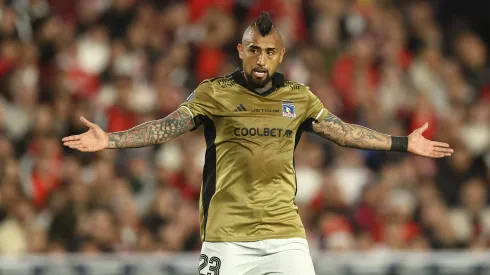Arturo Vidal recibe férrea defensa en Argentina.
