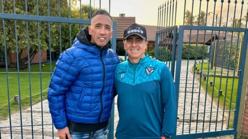 Lucas Barrios y Gustavo Quinteros se acuerdan de Colo Colo.
