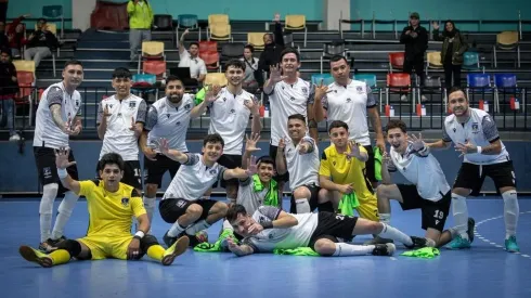 Colo Colo futsal golea a la U y se queda con el Superclásico.
