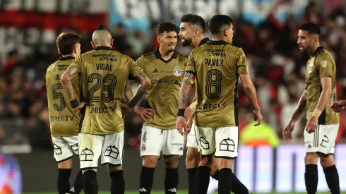 Jugadores de Colo Colo envueltos en confusa situación en un pub.
