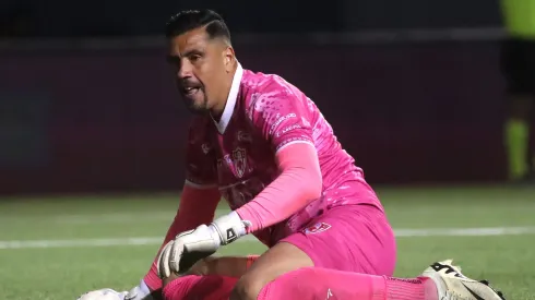 Futbol, Universidad Catolica vs Deportes Copiapo.<br />
Fecha 25, Campeonato Nacional 2024.<br />
El jugador de Deportes Copiapo Richard Leyton es fotografiado contra Universidad Catolica durante el partido de primera division disputado en el estadio Bicentenario de La Florida en Santiago, Chile.<br />
25/09/2024<br />
Jonnathan Oyarzun/Photosport
Football, Universidad Catolica vs Deportes Copiapo.<br />
25th turn, 2024 National Championship.<br />
Deportes Copiapo's player Richard Leyton is pictured against Universidad Catolica during the first division match held at the Bicentenario de La Florida stadium in Santiago, Chile.<br />
25/09/2024<br />
Jonnathan Oyarzun/Photosport

