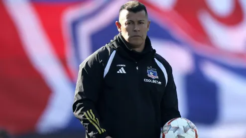 Jorge Almirón le toca la oreja a la U. de Chile.
