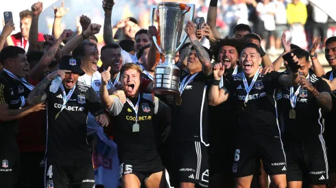 La íntima y desatada celebración del plantel de Colo Colo