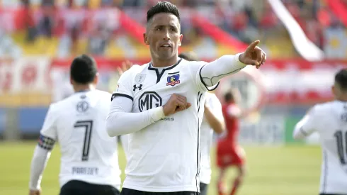 Barrios exhibió su museo personal de camisetas y trofeos.
