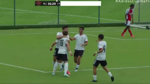 Colo Colo sub 16 se lució con un golazo al Arsenal.
