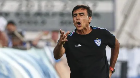 Gustavo Quinteros podría ser campeón en Argentina
