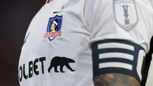 El nuevo main sponsor de Colo Colo ya luce en el Monumental.
