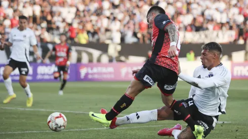 Colo Colo presentó una cancha en malas condiciones.
