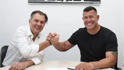 Aníbal Mosa le pone presión a Almirón en Colo Colo.
