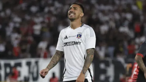 En Colo Colo se preocupan por el estado físico de Javier Correa.
