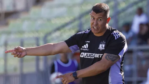 Jorge Almirón no entiende las reglas del fútbol chileno.
