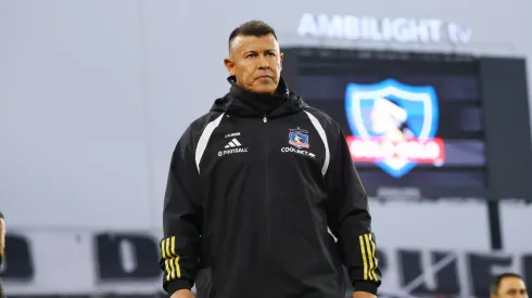Jorge Almirón tiene millonaria cláusula de salida en Colo Colo.
