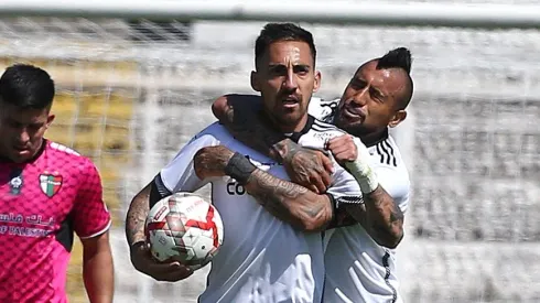 Arturo Vidal tuvo un gran gesto con Javier Correa en Colo Colo.
