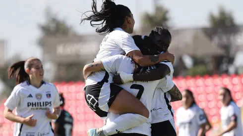 Colo Colo goleó a Palestino en La Cisterna.
