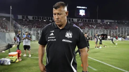 Jorge Almirón explica reunión con hinchas de Colo Colo.
