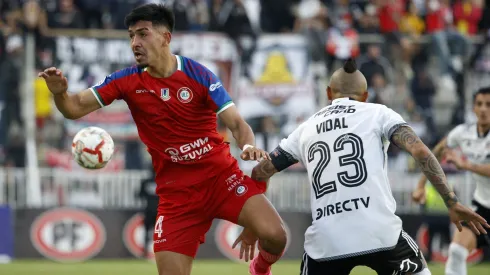 Unión La Calera desafía a Colo Colo en la Liga de Primera.
