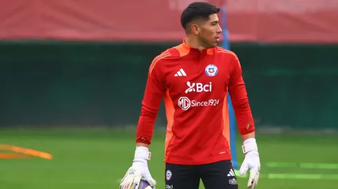Brayan Cortés entrena con La Roja.
