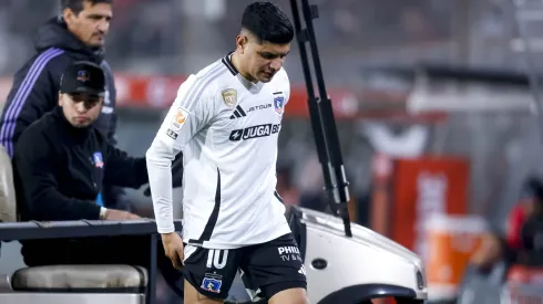 Claudio Aquino salió lesionado en Colo Colo.
