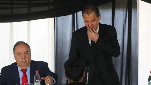 Blanco y Negro pone suspenso en Colo Colo.
