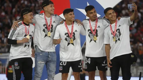 Futbol, Colo Colo vs Ohiggins.<br />
Fecha 29, campeonato Nacional 2022.<br />
Los jugadores de Colo Colo celebran el campeonato luego del partido por la primera division disputado en el estadio Monumental.<br />
Santiago, Chile.<br />
30/10/2022<br />
Jonnathan Oyarzun/Photosport
Football, Colo Colo vs Ohiggins.<br />
29th date, 2022 National Championship.<br />
Colo Colo’s players celebrates the championship after the first division match held at  Monumental stadium.<br />
Santiago, Chile.<br />
10/30/2022<br />
Jonnathan Oyarzun/Photosport
