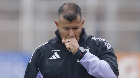 Jorge Almirón se volvió a quejar de la cancha.
