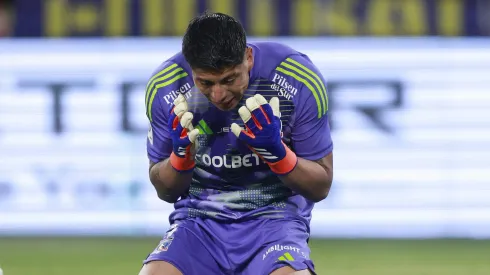 Detalles exclusivos de la oferta de Peñarol a Colo Colo por Brayan Cortés.
