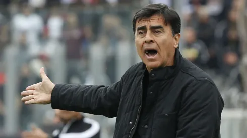 Gustavo Quinteros corre con ventaja para ser DT de Colo Colo.
