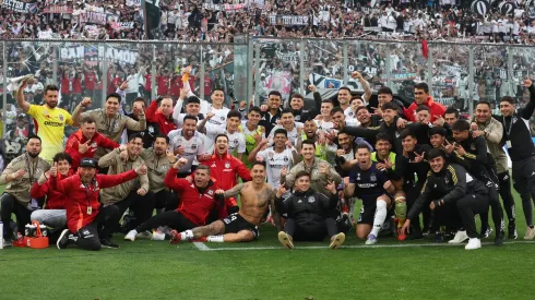 La celebración de los jugadores de Colo Colo tras ganarle a la U.
