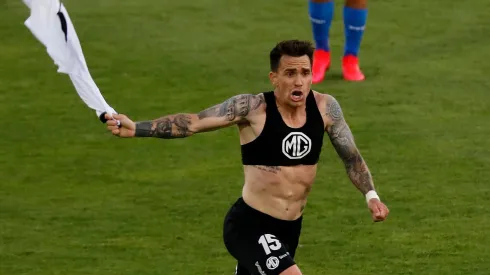 Ex Colo Colo: Pablo Mouche no se olvida del Cacique y luce su escudo en Argentina