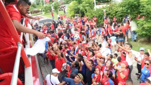 El pueblo panameño recibió a sus futbolistas como héroes tras su primer mundial
