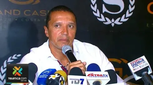 Erick Lonnis tras el incidente dejó su cargo como líder de la comisión técnica de Fedefutbol
