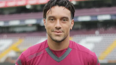 Christian Bolaños renueva contrato con Saprissa