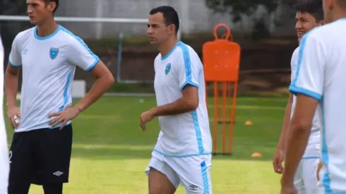 Marco Pappa se entrenó con normalidad en Guatemala