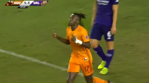 Alberth Elis anota en victoria del Houston Dynamo
