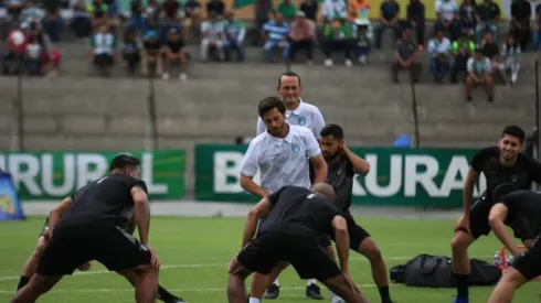 Comunicaciones recupera a dos jugadores lesionados previo al partido contra Olimpia