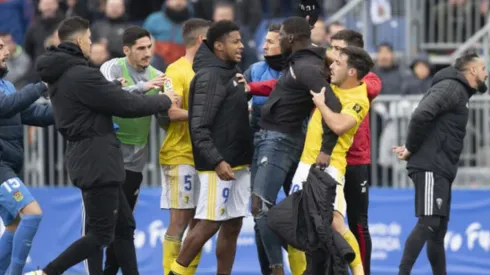 Cádiz perdió y el 'Choco' Lozano acumuló 7 partidos sin hacer gol