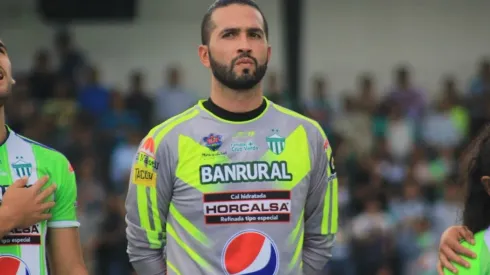 Adrián Lemos salió portero menos batido en Guatemala de forma muy curiosa