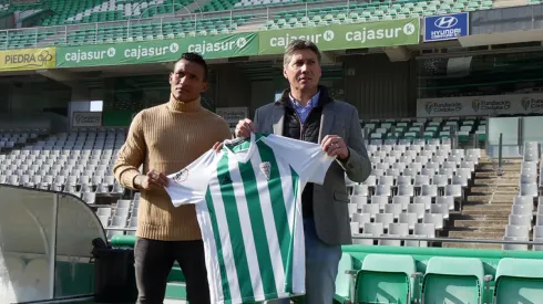 Presentación oficial de Luis Garrido en Córdoba
