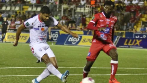 Jugador panameño sigue anotando goles en Costa Rica