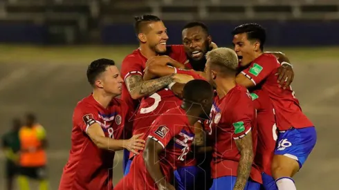 Jugadores ticos celebran el gol de Joel Campbell.
