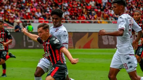 "Alajuelense vs. Saprissa es el mejor Clásico de Centroamérica".
