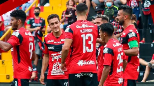 Alajuelense aseguró boleto a Liga de Concacaf.
