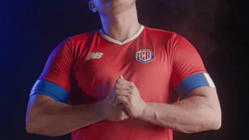 Las nuevas camisetas de la Selección de Costa Rica para el Mundial de Qatar 2022.
