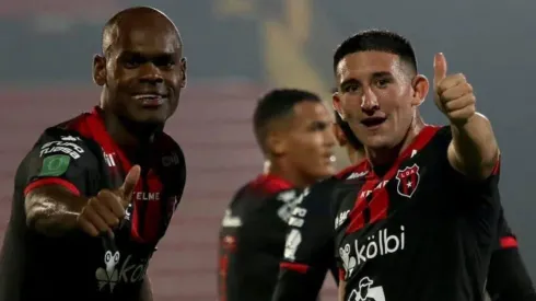 Ex jugador de Alajuelense firmó con club grande de Sudamérica.
